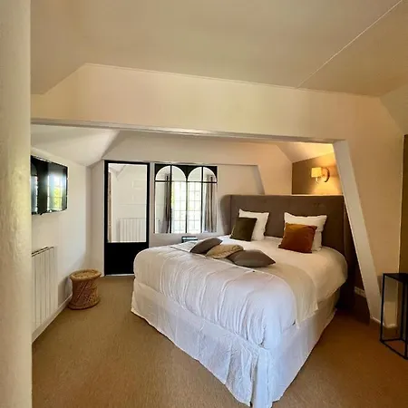 Manoir Les Feuillantines Piscine & 4*